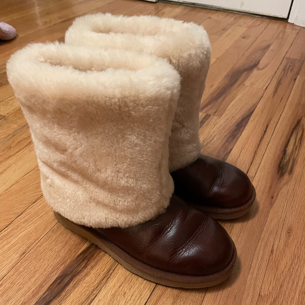 UGG Australia chestnut NWOT size 6 womens